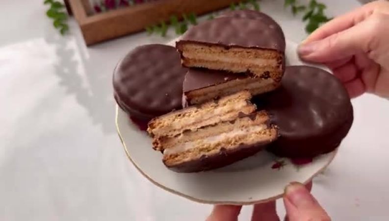 طرز تهیه شیرین عسل خانگی