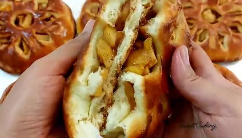 طرز تهیه نان با سیب و دارچین