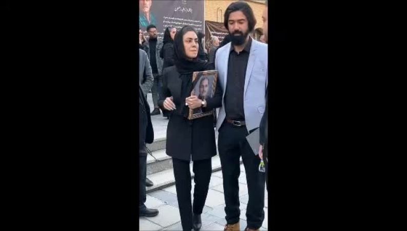 حال بد نیلوفر شهیدی بعد از فوت پدرش