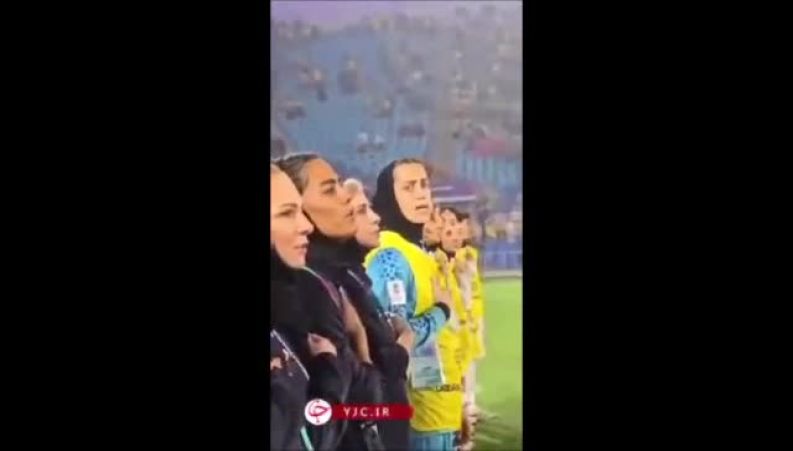  سلام نظامی بانوان فوتبال ایران در استرالیا و پیش از دیدار با تیم میزبان در جریان رقابت های جام ملتهای آسیا