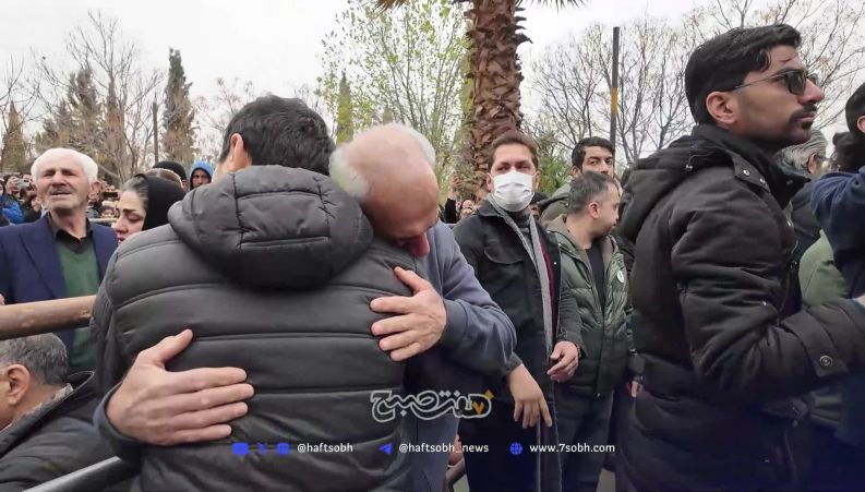 وداع با صدای مهربان پاپ؛ حمید هیراد در قطعه هنرمندان آرام گرفت