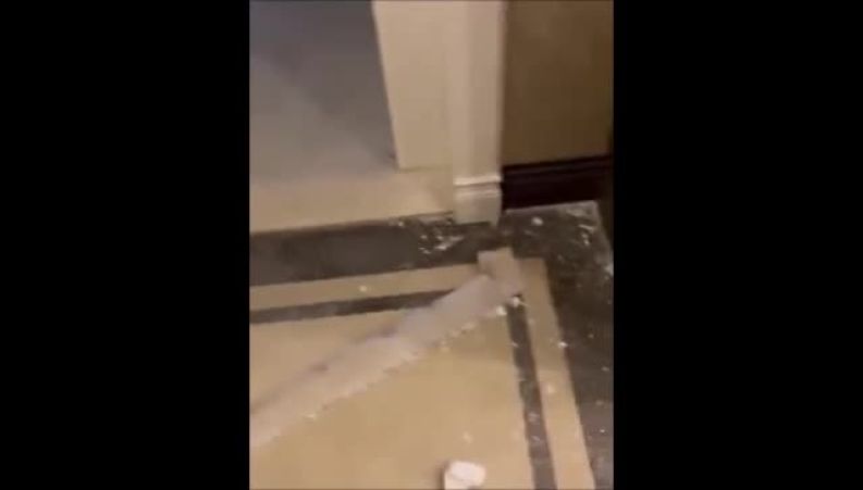خانه تخریب شده مارال فرجاد بر اثر حمله دشمن