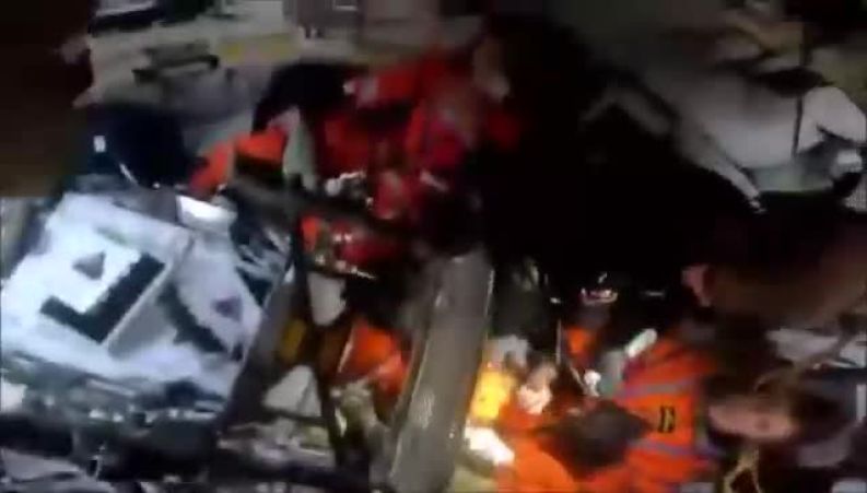 ویدئویی تازه منتشر شده از فرود فضاپیمای آرتمیس ۲ ناسا در اقیانوس آرام شرقی