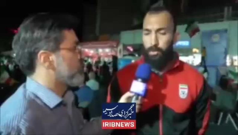 روزبه چشمی: سعادت دیدار با رهبر شهید را نداشتم