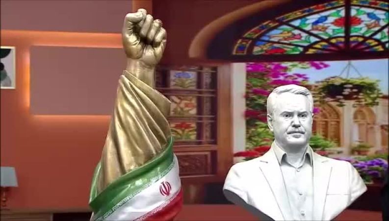 رونمایی از ماکت مجسمه رهبر شهید در صداوسیما 