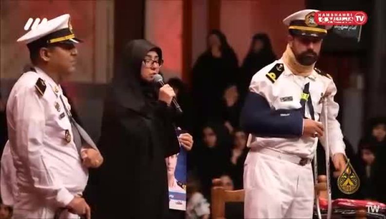 بوسه نجم‌الدین شریعتی بر گونه فرزند شهید ناوشکن دنا؛ روایت بغض‌آلود همسر شهید