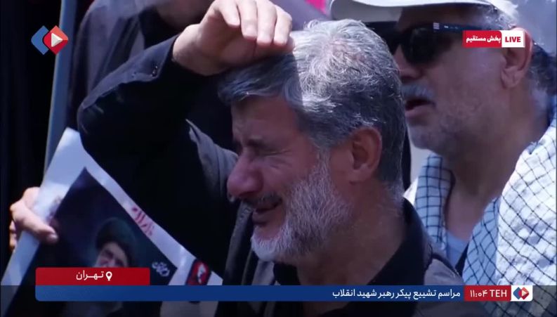 اشک‌های محافظ رهبر شهید در مراسم تشییع