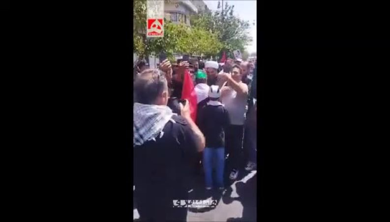 ویدئویی از پدر زهرای ۱۴ ماهه در مراسم تشییع همسر و فرزندش 