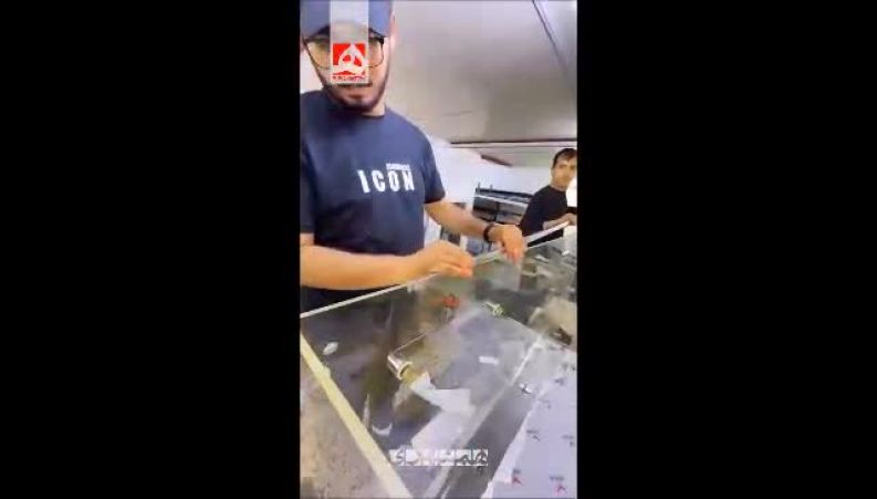 پشت‌صحنه ساخت محفظه شیشه‌ای حمل پیکر رهبر شهید