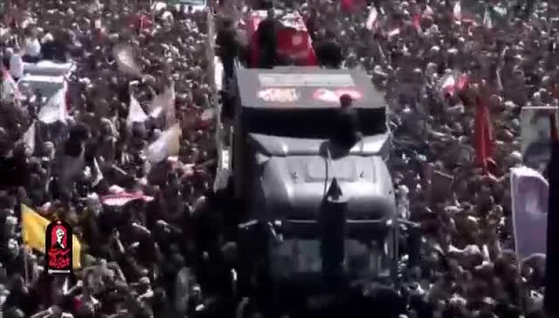  میدان ثورةالعشرین نجف میزبان پیکر رهبر شهید شد 