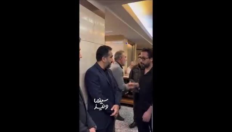 دلداری دادن روزبه بمانی به احسان خواجه‌امیری در مراسم ختم 
