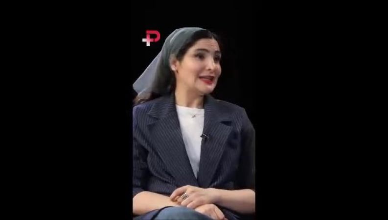  نورا هاشمی: بابام گفت بیا ببرمت بینی‌ات رو نچرال عمل کن